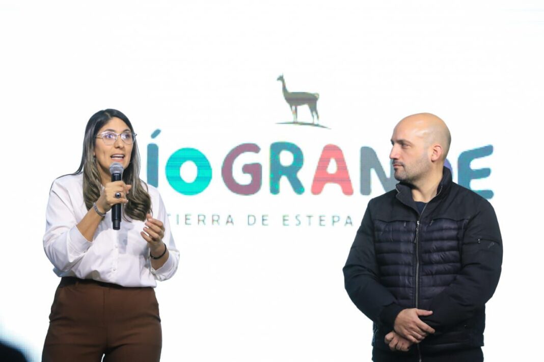 photo_4915776918985485811_y